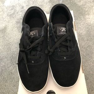 EUC Nike SB P ROD BLK size 9 men 11 women